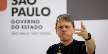 Tarcísio reúne comandantes da PM após denúncias de falta de itens básicos