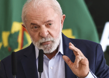 Governo ajudará prefeitos de MG sem olhar ‘partido, time ou religião’, diz Lula