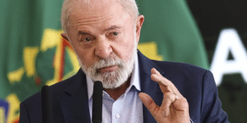 Governo ajudará prefeitos de MG sem olhar ‘partido, time ou religião’, diz Lula