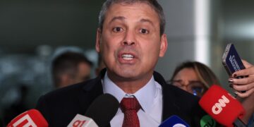 Governo deve enviar projeto para acabar com escala 6×1, diz líder