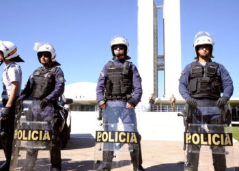 Projeto autoriza PMs e bombeiros reformados a voltarem à ativa — Senado Notícias