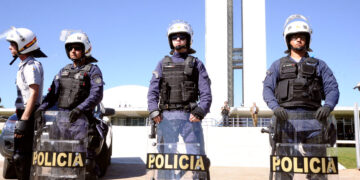 Projeto autoriza PMs e bombeiros reformados a voltarem à ativa — Senado Notícias