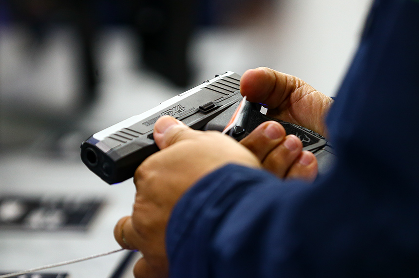 CSP vota projetos para derrubar decreto que restringiu acesso a armas — Senado Notícias