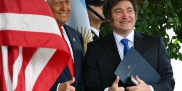 Trump deveria seguir os conselhos do FMI ou de Javier Milei