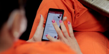 Primeiro projeto do Senado em 2026 cria botão do pânico virtual para mulheres — Senado Notícias