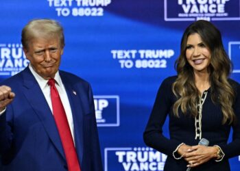 Trump demite Kristi Noem do cargo de secretária de Segurança Interna