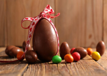 Entenda por que damos ovos de chocolate na Páscoa e a origem histórica dessa tradição