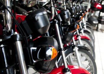 Transição para motos elétricas esbarra no alto custo e na baixa durabilidade dos pneus