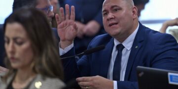 ‘Meu presidente está preso por perseguição’: prefeito de Cuiabá faz discurso duro no ‘Acorda, Brasil’