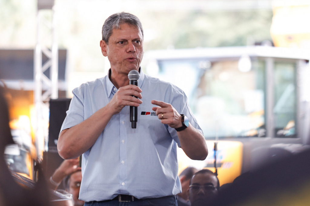 Tarcísio rebate Haddad sobre ser blindado de críticas: ‘Não é culpa minha’ 