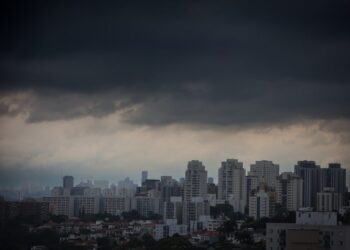 Forte chuva coloca regiões de São Paulo em estado de atenção para alagamentos