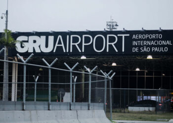 Aeroporto de Guarulhos isola Terminal 3 após suspeita de bomba em ônibus