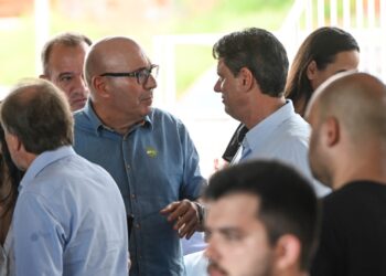 Governador atualiza situação de obras importantes na região