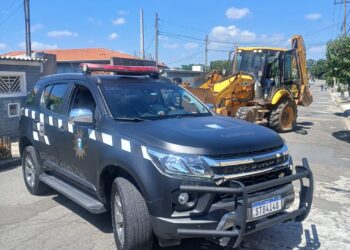 GM de Campinas recupera retroescavadeira roubada no Jardim Yeda