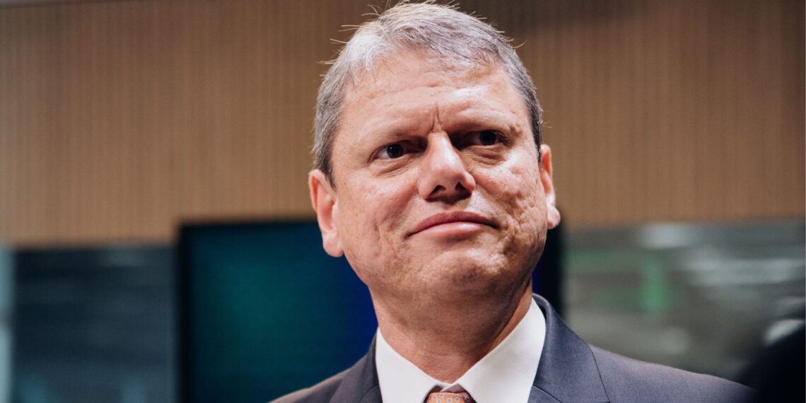 Tarcísio de Freitas lidera todos os cenários para o governo de SP, segundo Datafolha