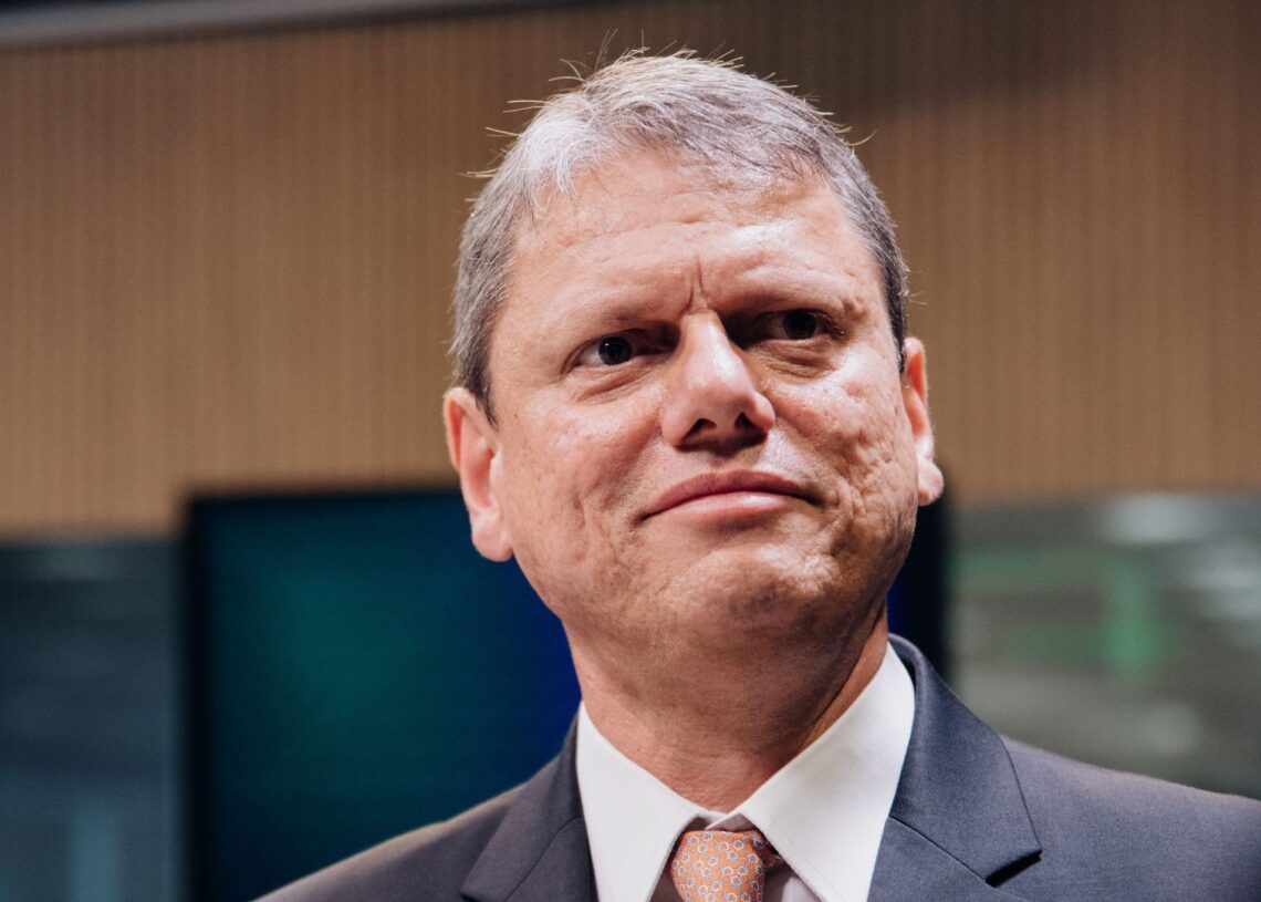 Tarcísio de Freitas lidera todos os cenários para o governo de SP, segundo Datafolha