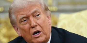 Trump diz estar ‘reconfigurando’ a mídia dos EUA