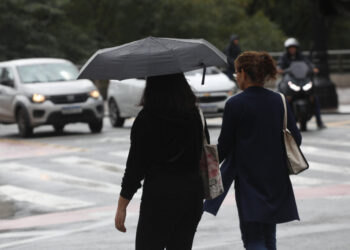 Inmet emite alerta laranja para ventos e tempestades no Sul e Sudeste