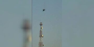 Vídeo mostra avião dos EUA sendo batido por engano no Kuwait; veja