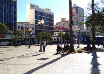 Campinas retira 50 bancas irregulares do centro histórico