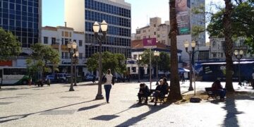 Campinas retira 50 bancas irregulares do centro histórico