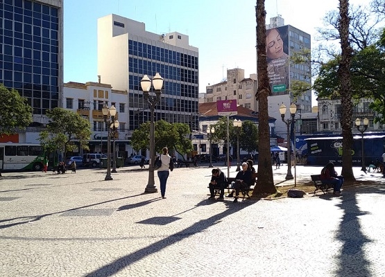 Campinas retira 50 bancas irregulares do centro histórico