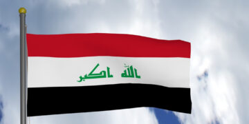 Ataque à embaixada dos EUA e três mortos em bombardeios contra grupo pró-Irã no Iraque