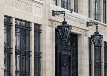 Polícia francesa impede tentativa de atentado com bomba perto do Bank of America em Paris