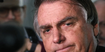 Imprensa internacional repercute prisão domiciliar de Bolsonaro