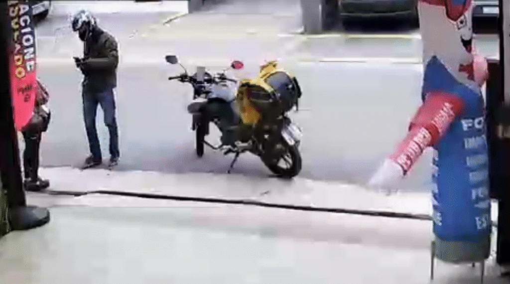 Assalto em frente ao Consulado dos EUA em SP termina com suspeito baleado