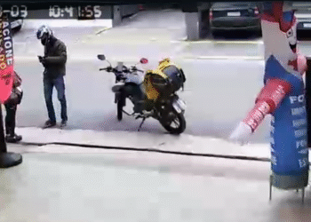 Assalto em frente ao Consulado dos EUA em SP termina com suspeito baleado