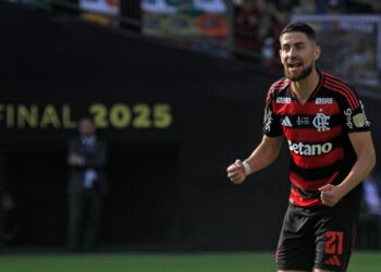 Jorginho, do Flamengo, critica Chappell Roan e acusa cantora de desrespeitar sua filha