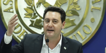 Ratinho Jr. desiste de concorrer à presidência em 2026