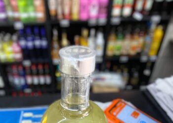 Ação conjunta apreende 13 garrafas de vodka falsificada em Campinas