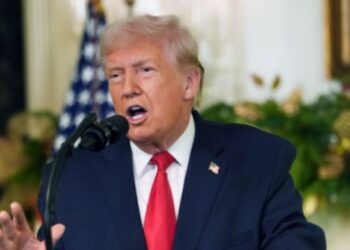 Trump diz que ‘grande onda’ de ataques ‘está chegando em breve’ no Irã