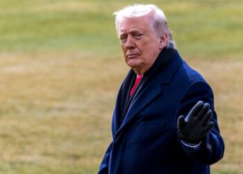 Trump estuda ‘reduzir gradualmente’ operações militares no Irã