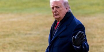 Trump estuda ‘reduzir gradualmente’ operações militares no Irã