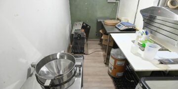 Vigilância Sanitária de Campinas fecha farmácia clandestina e apreende 3 toneladas de matéria-prima