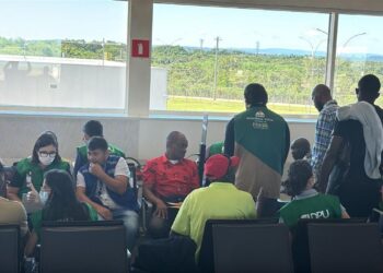 Haitianos são liberados após 55 horas retidos em Viracopos