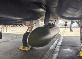 Como funcionam as bombas antibunker dos EUA usadas para destruir bases subterrâneas fortificadas