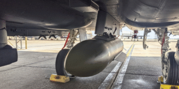 Como funcionam as bombas antibunker dos EUA usadas para destruir bases subterrâneas fortificadas