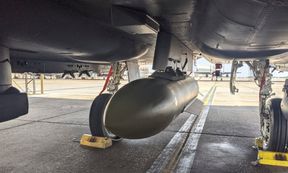 Como funcionam as bombas antibunker dos EUA usadas para destruir bases subterrâneas fortificadas