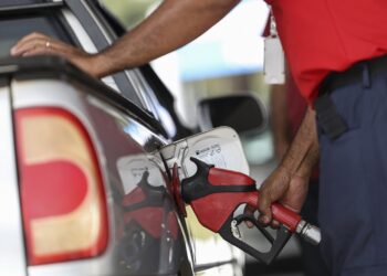 Governo negocia redução de ICMS com estados para conter alta do diesel