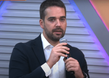 Eduardo Leite diz ter ‘respeito e admiração’ pela decisão de Ratinho Jr