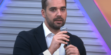 Eduardo Leite diz ter ‘respeito e admiração’ pela decisão de Ratinho Jr