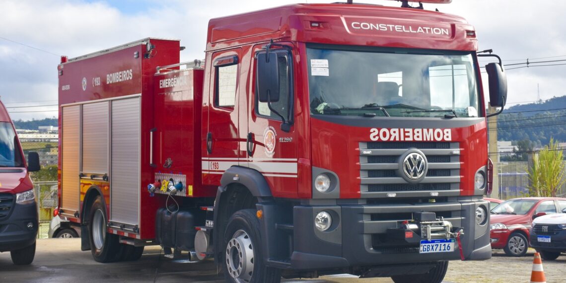 Mulher invade apartamento, tenta beijar adolescente e provoca incêndio em Campinas