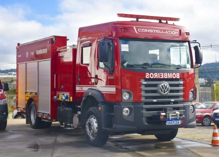 Mulher invade apartamento, tenta beijar adolescente e provoca incêndio em Campinas