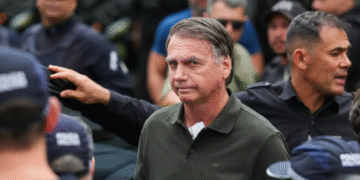 TRF-6 restabelece seguranças e motoristas de Bolsonaro