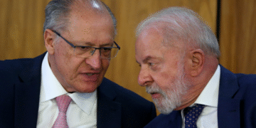 Lula confirma que Alckmin segue como vice em chapa pelo Planalto
