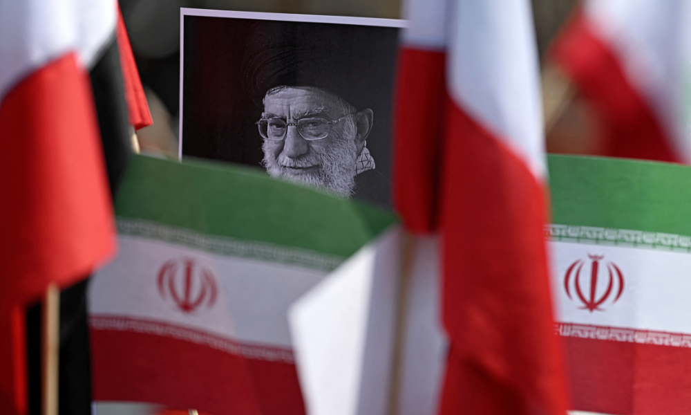 Guarda revolucionária iraniana diz ter atacado uma base dos EUA na Arábia Saudita